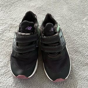 New Balance Unisex-Child Rave Run V1 Hook and Loop Shoe Size 13W